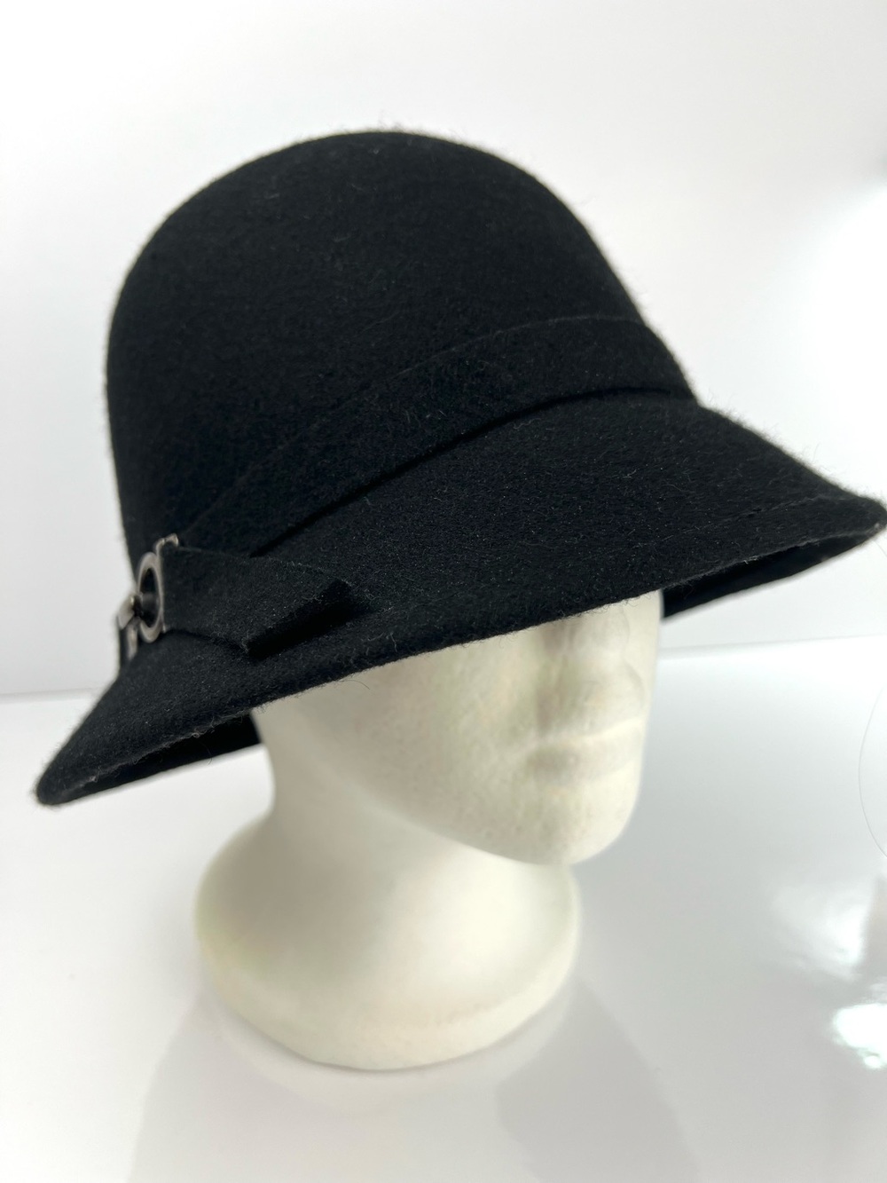 Le Chateau Retro Wool Felt Cloche Hat w/ Buckle Trim S/M Black English Country